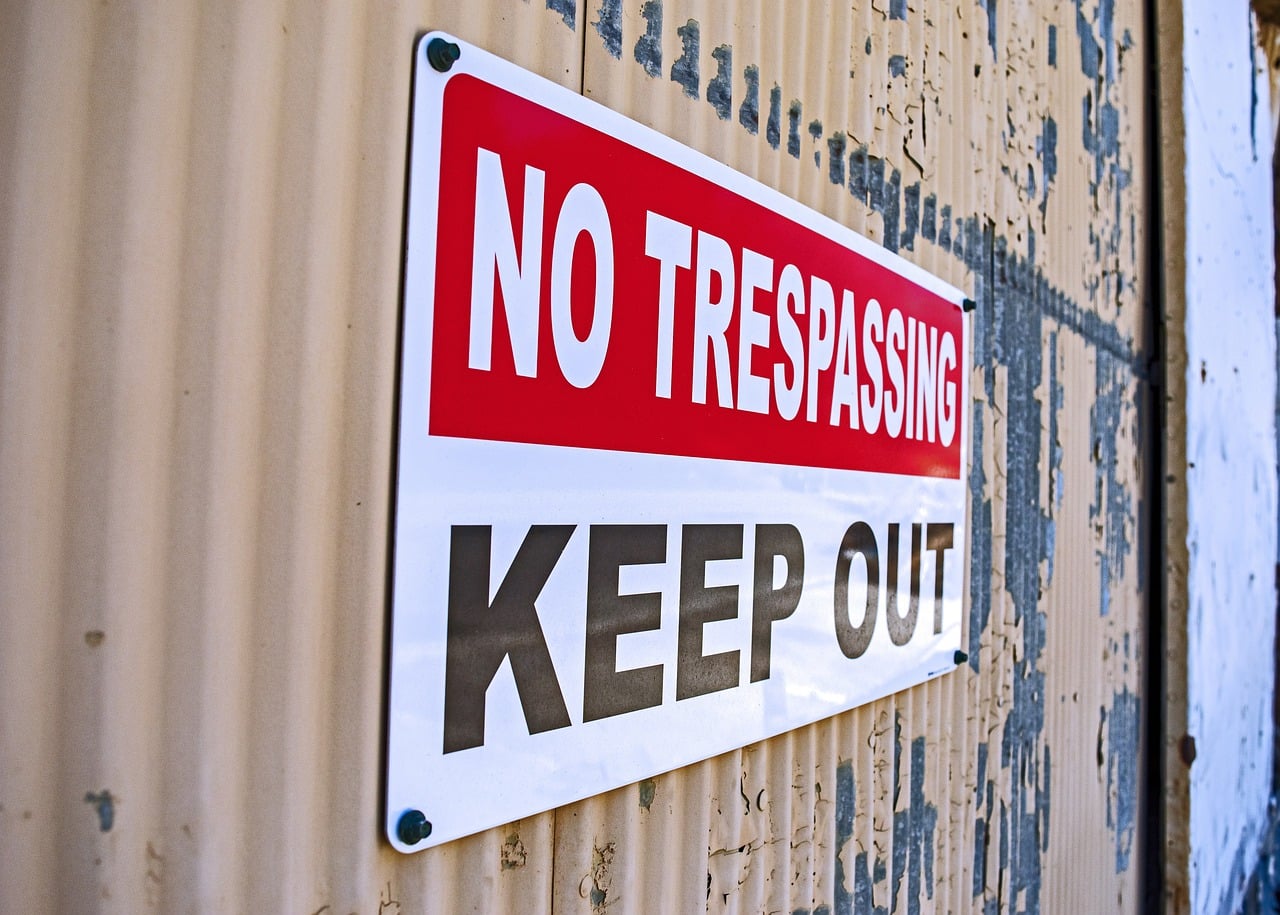 no trespassing, keep out, abandoned-5108506.jpg